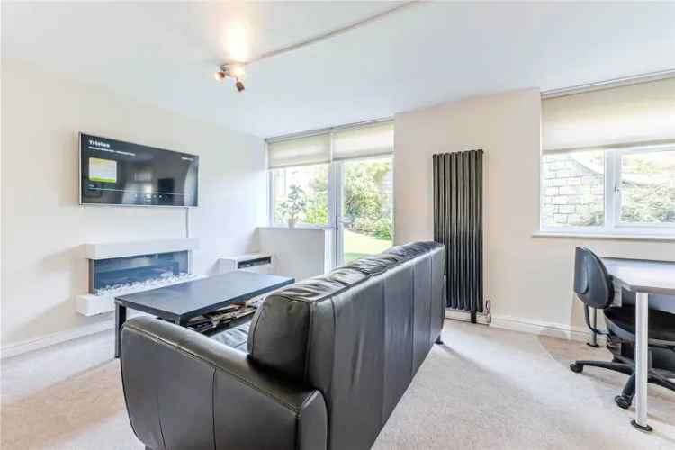 Apartment For Sale in Leeds, England