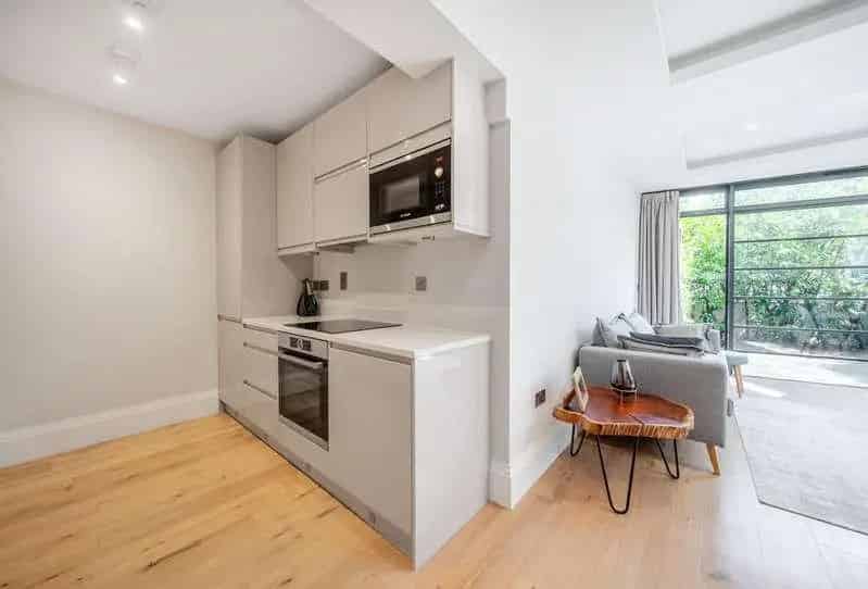 1 Bed Flat for Sale - Modern Apartment with Private Garden
