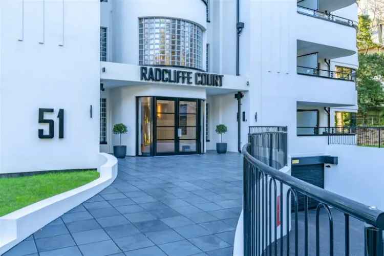 2 Bedroom Apartment for Sale Clifftop Location Sea Views