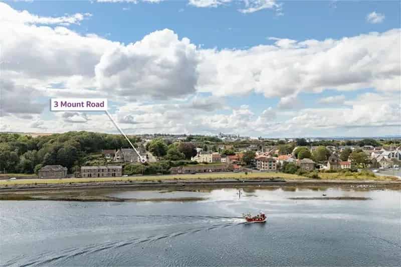 1 Bed Flat - Ground Floor with 1 Reception Room