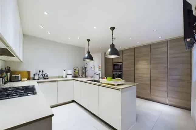 3 Bedroom Period House Kensington Court Place London W8