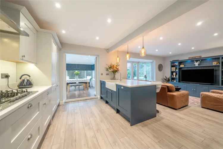 House For Sale in Leeds, England