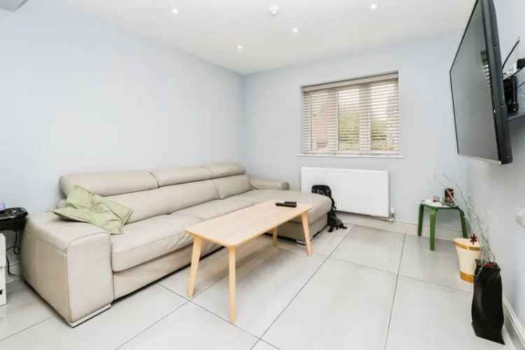 Five Bedroom Semi Detached House with CCTV and Underfloor Heating