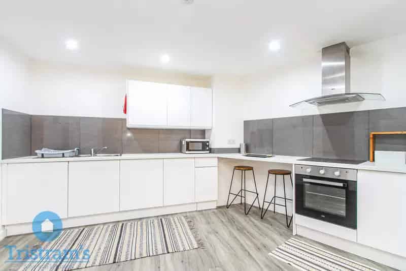 2 Bedroom Student Apartment Bills Included Central Location