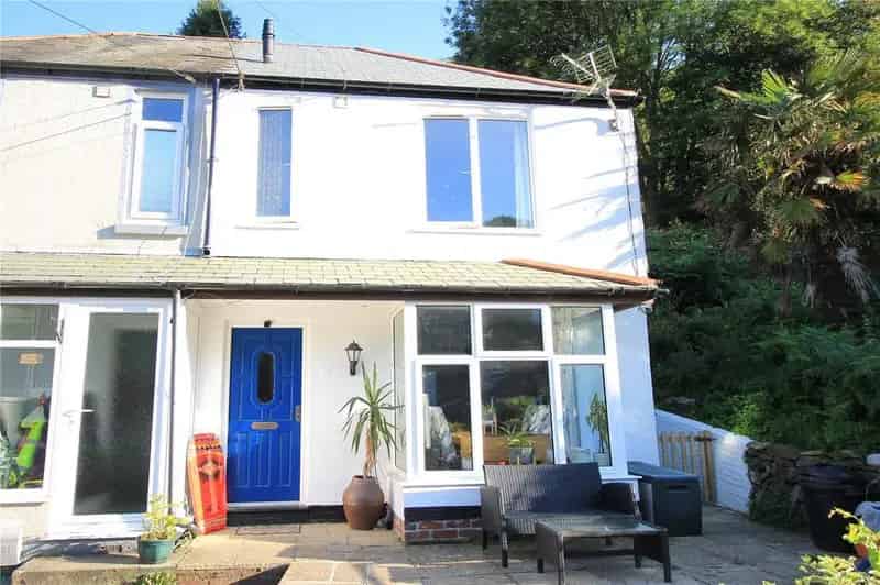 3 Bedroom Semi-Detached House for Sale in West Looe Hill