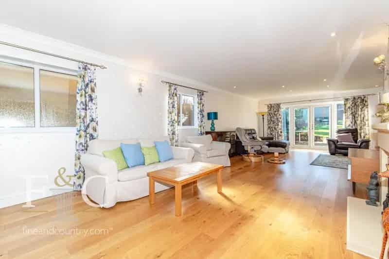 5 Bedroom Detached House for Sale Baas Lane Broxbourne