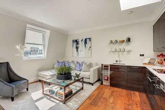 Luxury 2-Bed Apartment Kensington Gardens Square W2