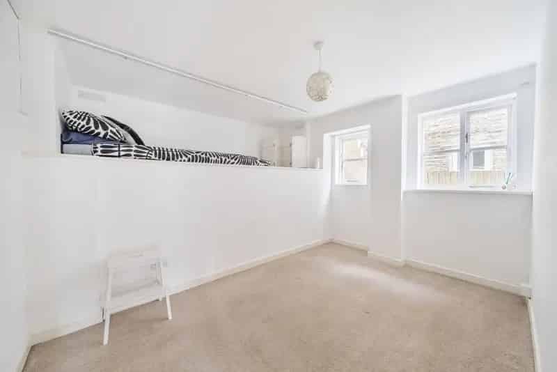 Sydenham House Near Station Parks Schools and Sports