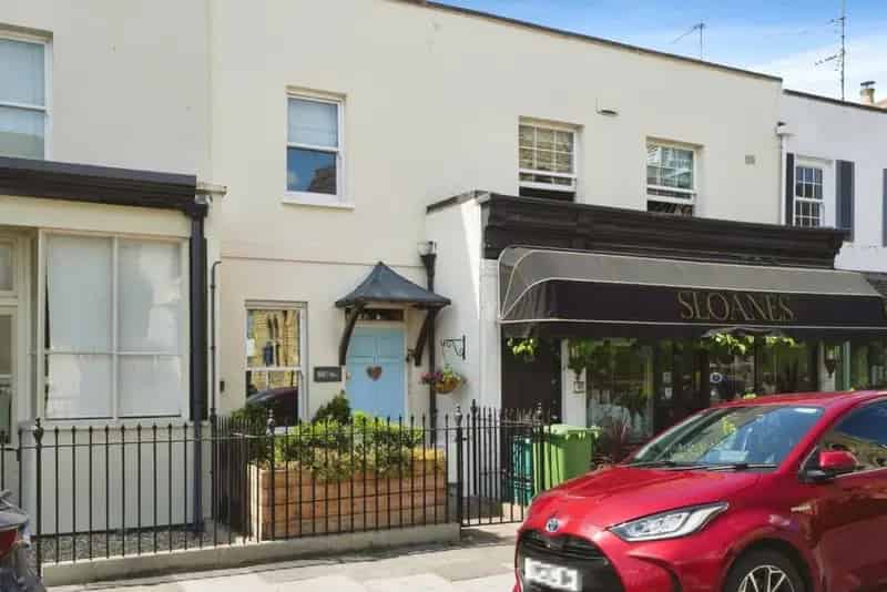2 Bedroom Terraced House for Sale in Cheltenham