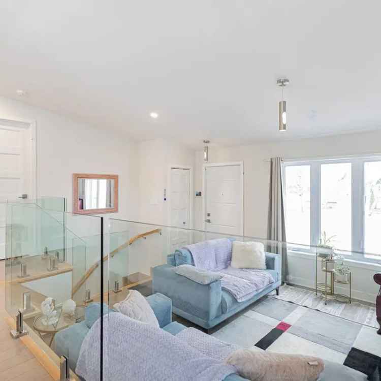 Renovated Family Bungalow with Pool Near Montreal
