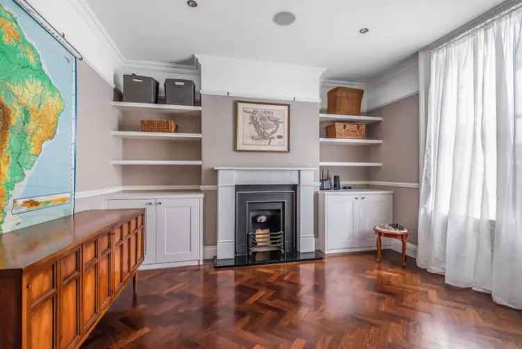 House For Sale in London, England