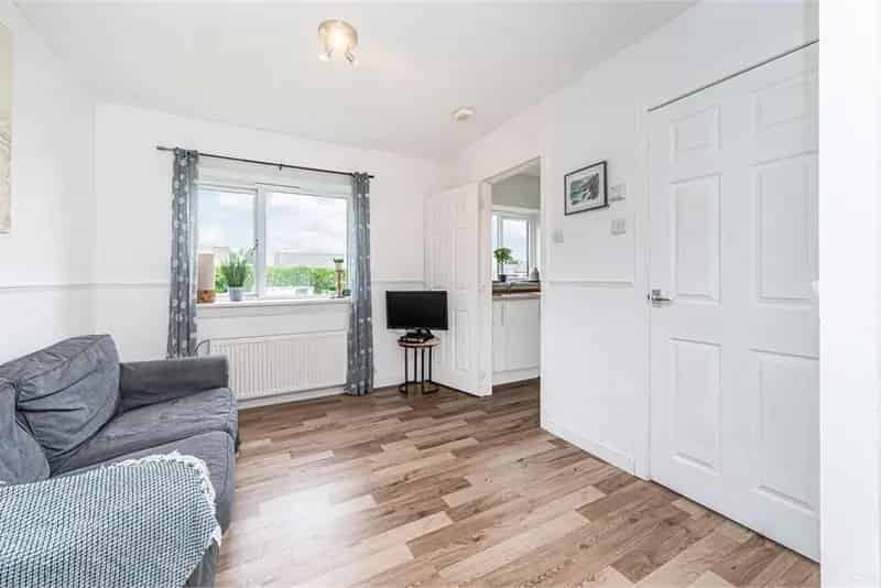 1 Bed Ground Floor Flat - Excellent Starter Home or Buy to Let Investment