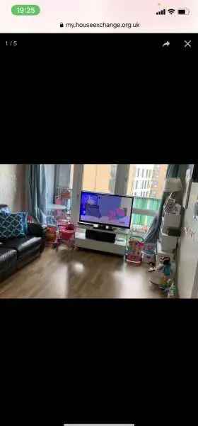 3 Bedroom Flat 2 Balconies Separate Kitchen 2 Toilets