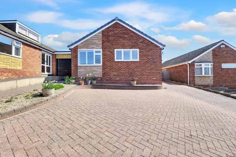 2 Bedroom Detached Bungalow For Sale
