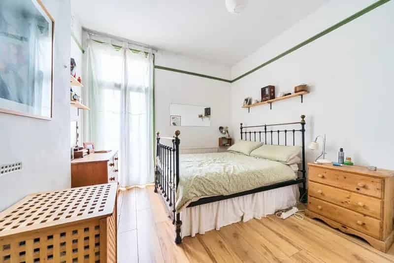 Five Bedroom Semi-Detached Home For Sale