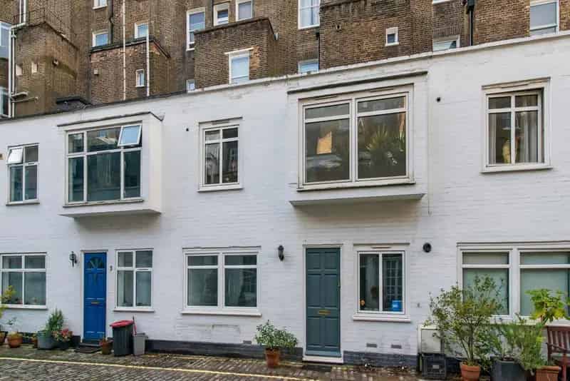Bayswater Mews House near Paddington Station 2 Bedrooms
