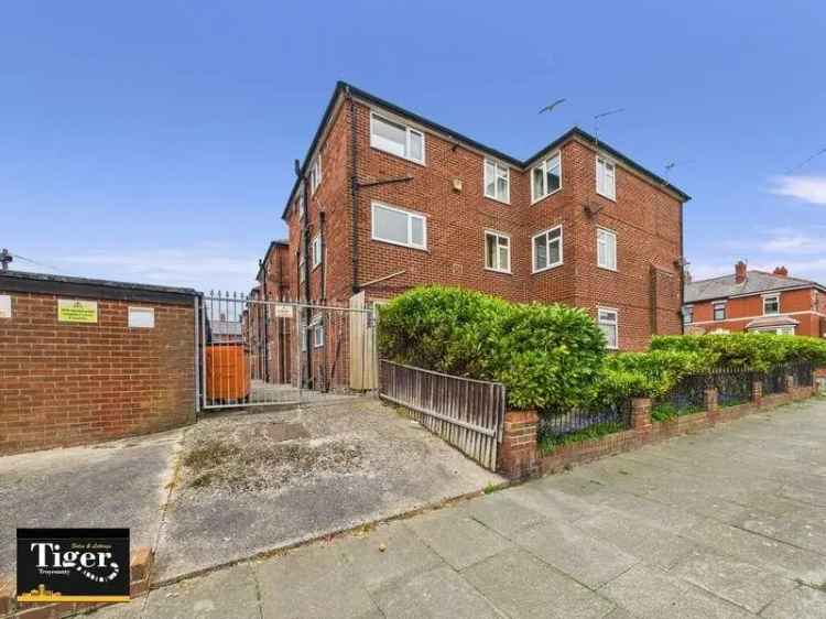 2 Bed Flat for Sale by Online Auction
