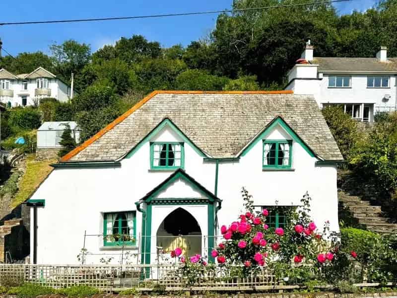 2 Bedroom Detached House for Sale