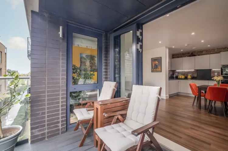 2 Bedroom Flat for Sale in Putney