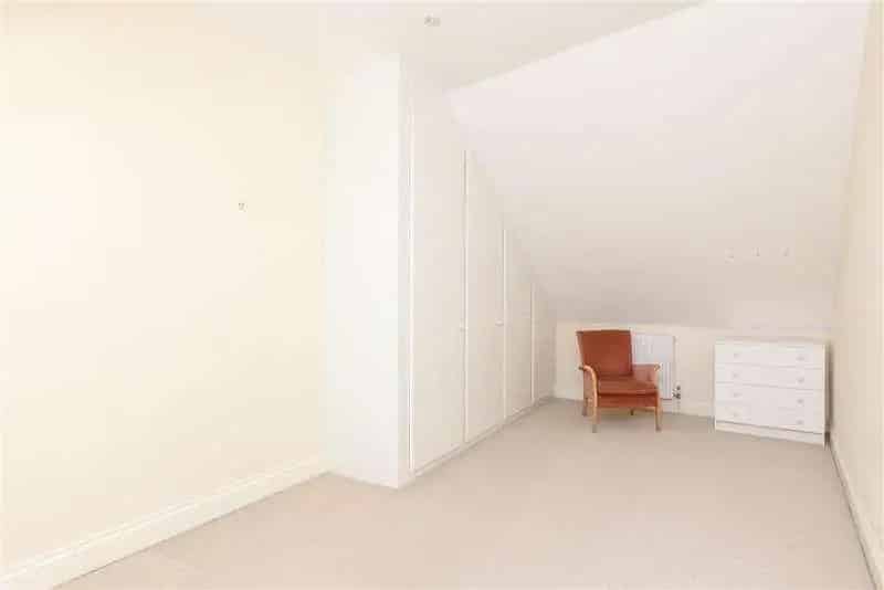 3 Bed House for Sale Near Town Centre