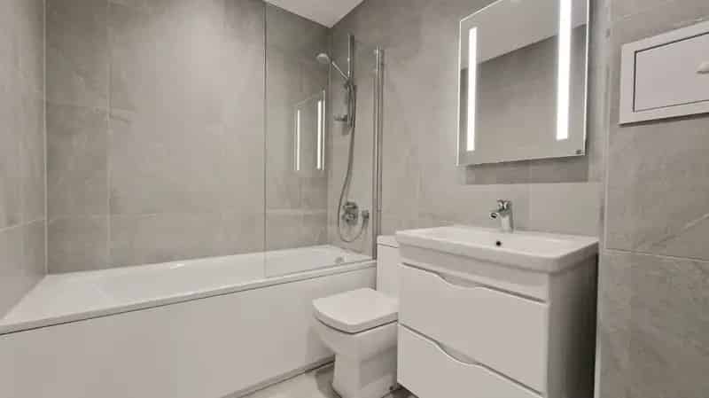 2 Double Bed Penthouse Apartment with Gym and Amenities