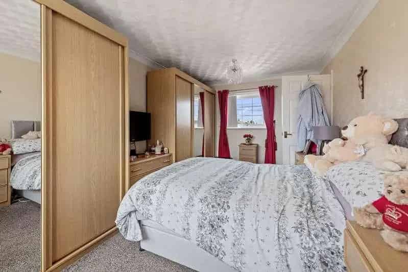3 Bed Semi-Detached House For Sale