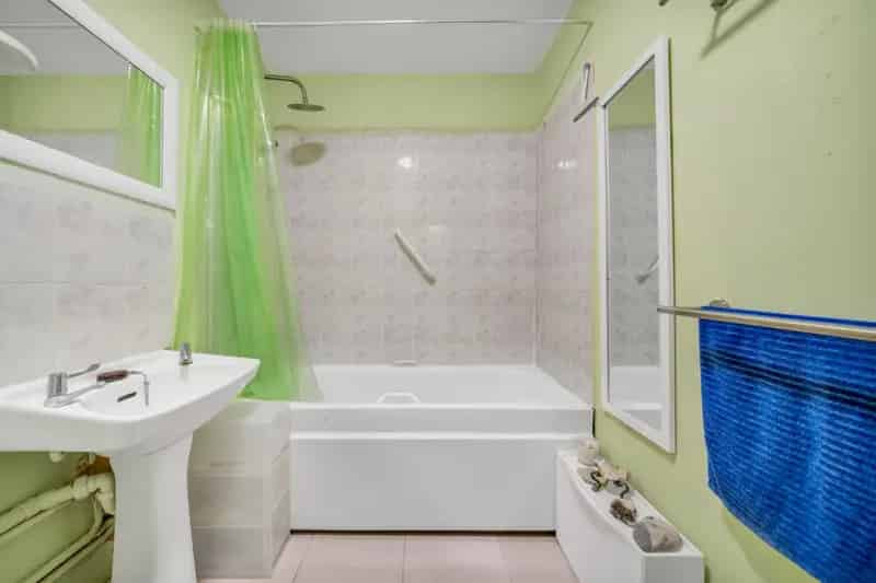 2 Bedroom Flat for Sale in Chelsea SW10 with Allocated Parking