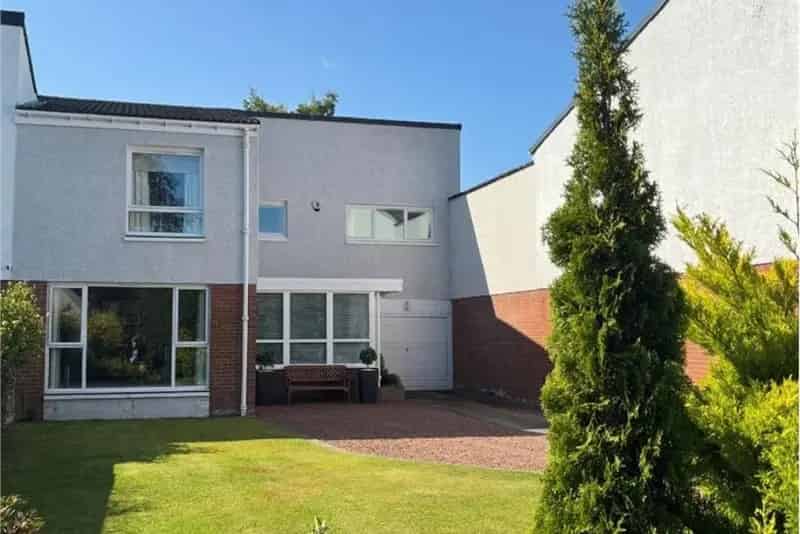 4 Bed House 2 Reception Rooms Family Home