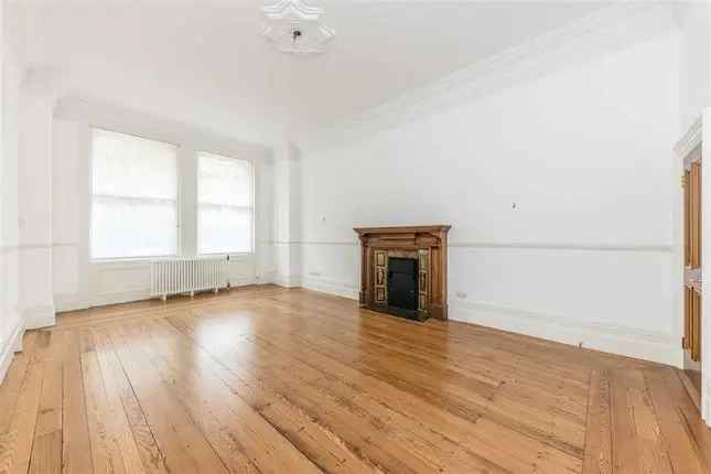 Maisonette to rent in Bina Gardens, London SW5