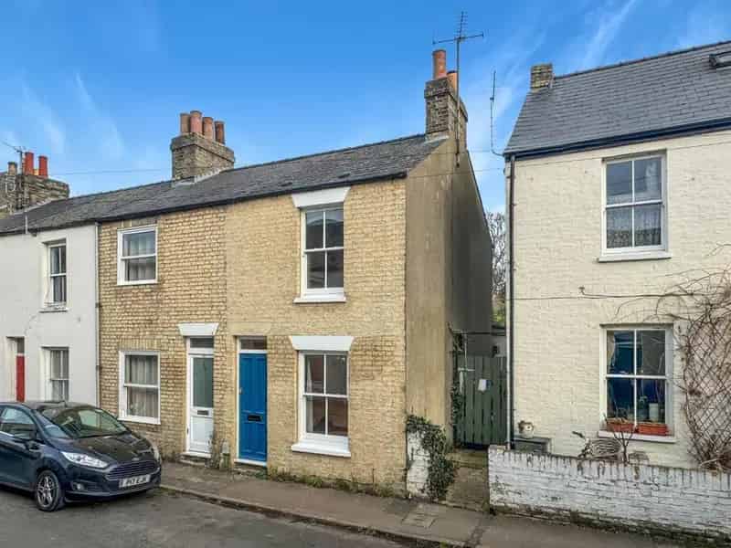 2 Bedroom End Terrace House for Sale in Petersfield
