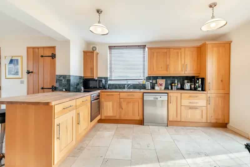 3 Bedroom Detached House for Sale in Thornbury