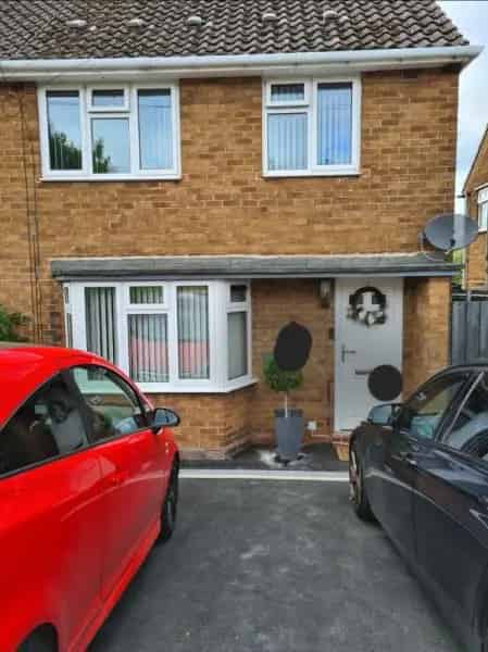3 Bed Semi Detached House Near Wolverhampton and Dudley