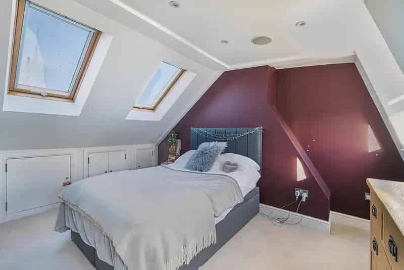 2 Bed Split Level Apartment with Large Roof Terrace