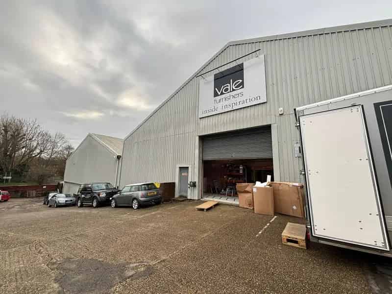 Industrial Storage Unit Farnham Town Centre Flexible Lease Parking
