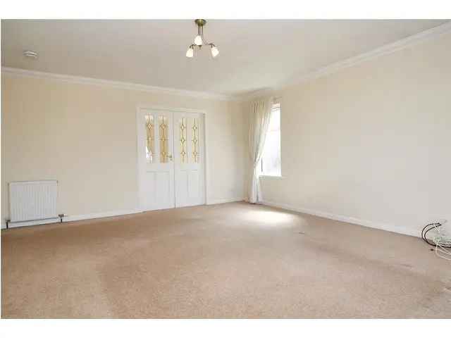 3 Bedroom Detached House for Sale with Sea Views