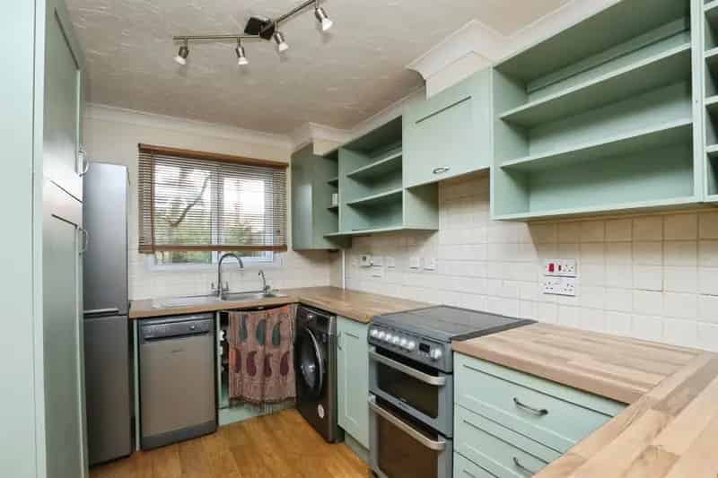 Three Bedroom Mid Terrace House Fakenham
