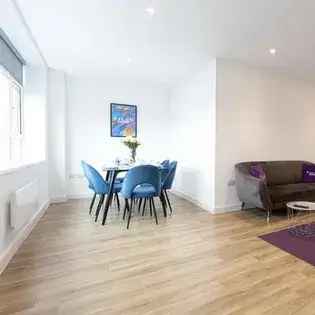 2 Room 93m² Furnished Apartment Manchester All Bills Included