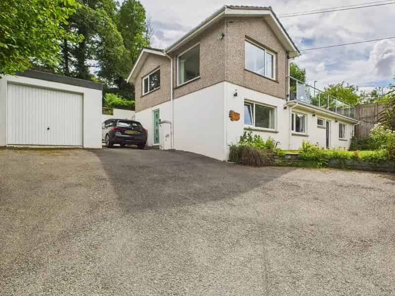 3 Bedroom Detached House for Sale in Looe
