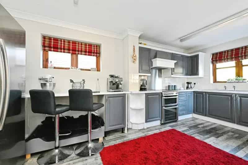 3 Bed Detached House with Carr-Stone Inserts Near Sandringham