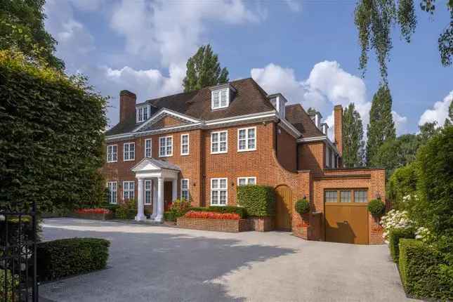Stunning 6-Bedroom Home Hampstead Golf Course Views