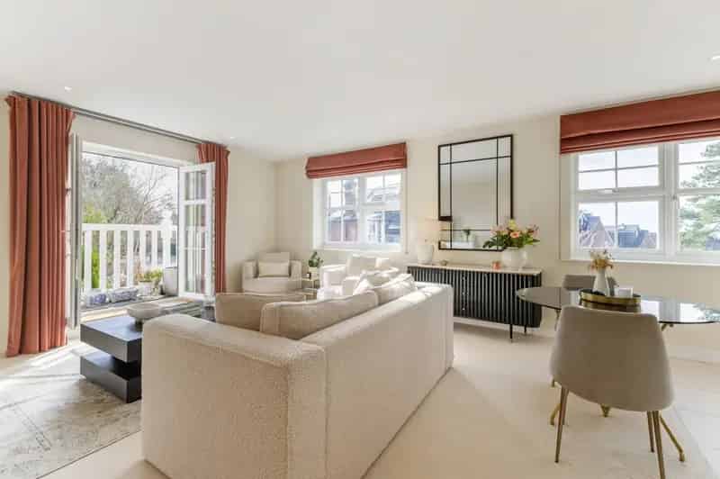 2 Bedroom Apartment for Sale in Guildford