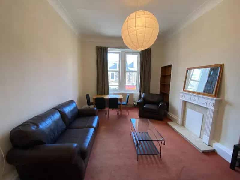 3 Bedroom Flat to Rent in Dalry