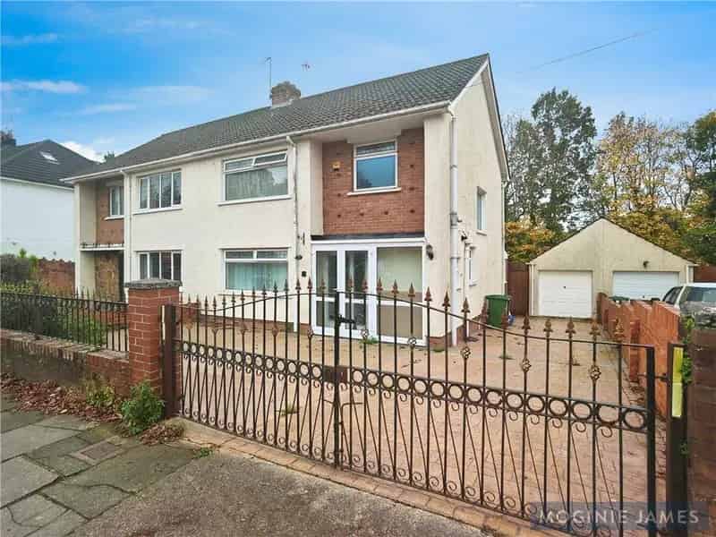 3 Bedroom Semi Detached House For Sale