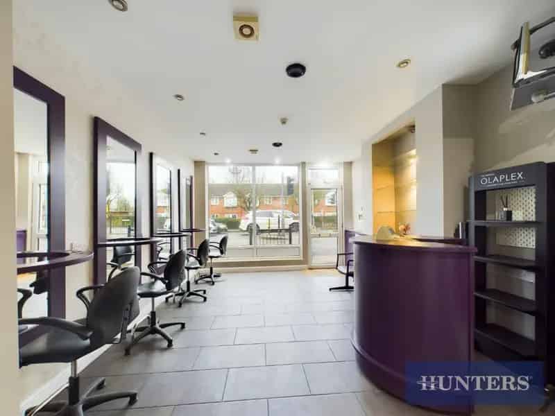 2 Bedroom Commercial Property with Maisonette For Sale