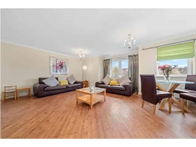 2 Bedroom Luxury Flat for Sale Near Train Station