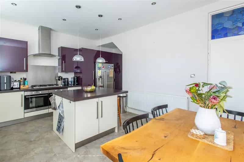 5 Bedroom Victorian Terrace House for Rent