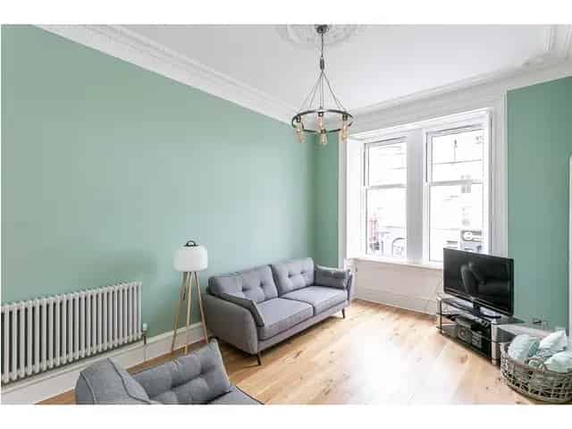 2 Bedroom Flat for Sale in Leith Walk Edinburgh