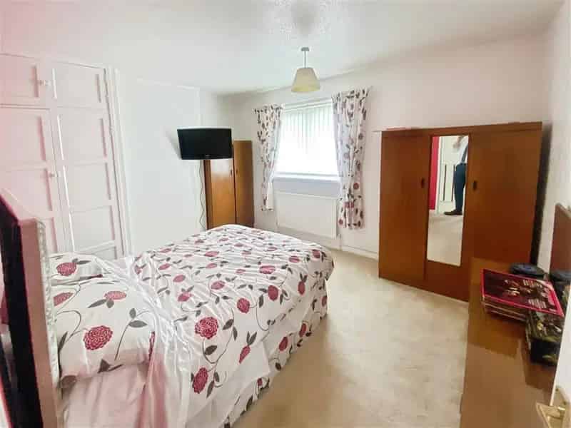 3 Bedroom Semi-Detached House Auction Sale September 8 2025