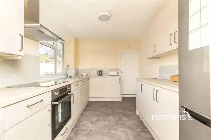 1 Bedroom House Share in Sought After Area