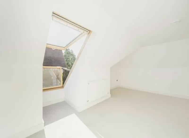 Flat For Sale , North Common Road, London, England